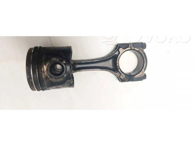 Píst 82L73, 82L73   Toyota Avensis T250     