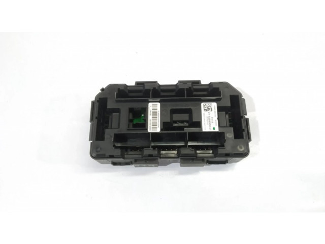   Pojistková skříňka 938906801   BMW M3 2015