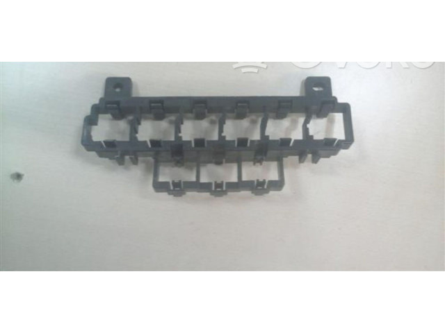 Блок предохранителей  8E0937503   Seat Exeo (3R)    