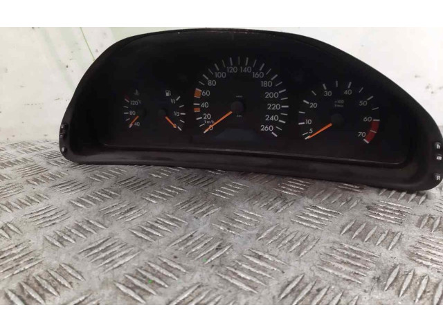 Přístrojová deska  Mercedes-Benz E W210 1997 2105409547  