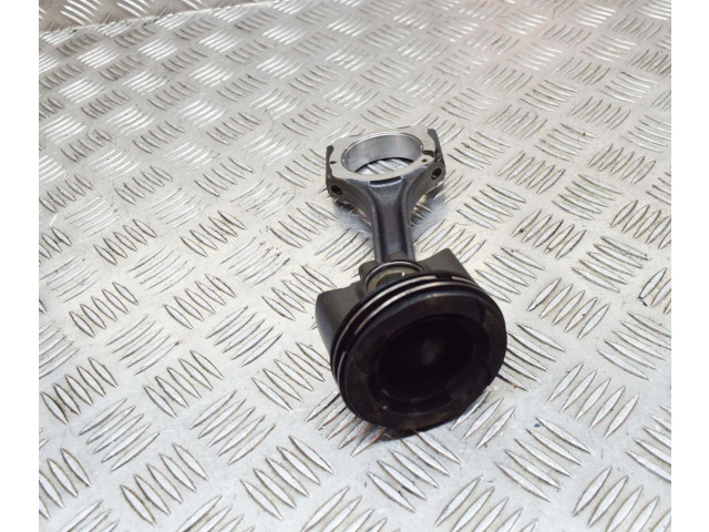 Píst A6510301917, A6510300020   Mercedes-Benz C W205    OM 654.920 