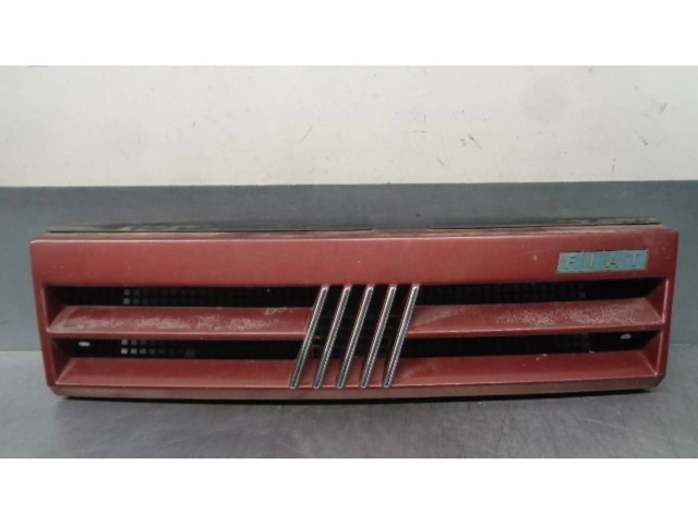 Передняя решётка Fiat Tempra  183006399      