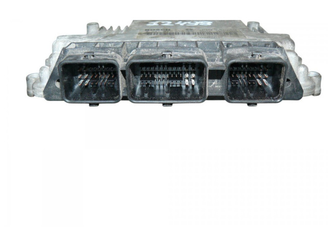 Řídící jednotka 0281011530, 8200051609   Renault Trafic II (X83) 2006