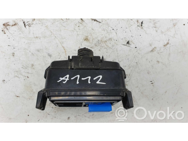   Pojistková skříňka 7353MA2   Honda Insight 2010