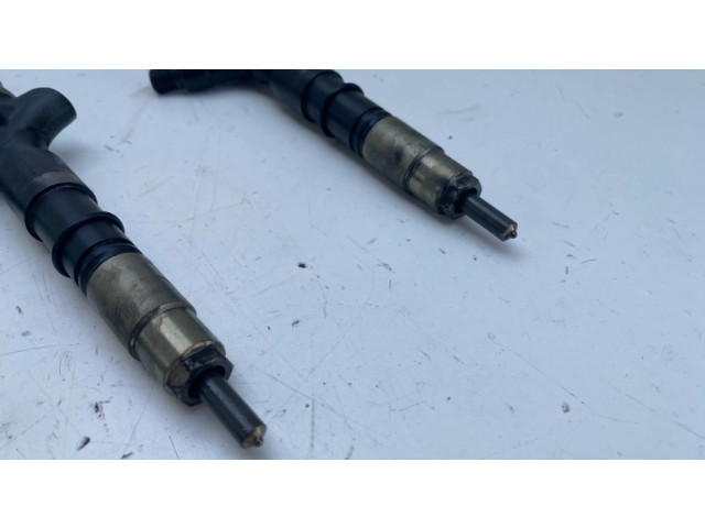 Комплект форсунок 2367030100    Toyota Hilux (AN10, AN20, AN30) для дизельного двигателя  2.5