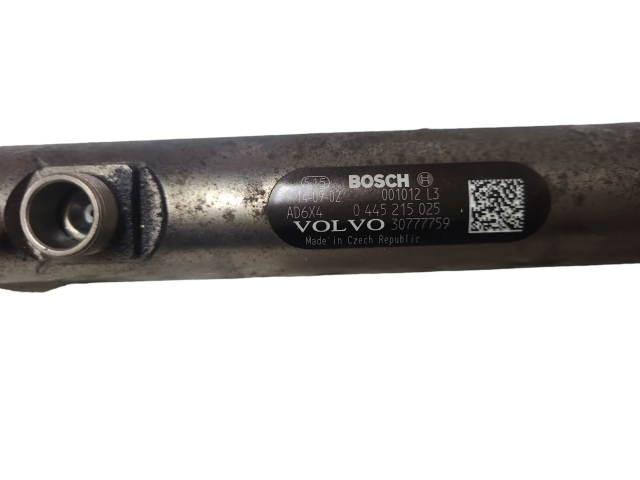 Топливная рампа 0445215025, 30777759   Volvo V60  