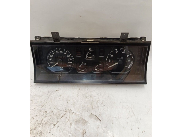 Přístrojová deska  Subaru Legacy 1988 7700815940  