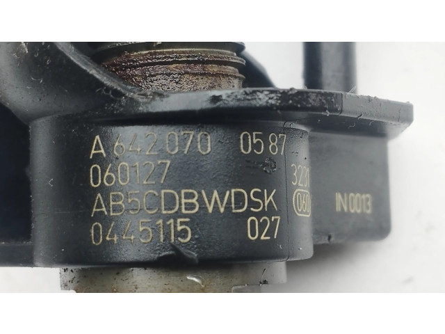 Vstřikovač A6420700587, 0445115027   Mercedes-Benz ML W164  pro naftový motor 3.0  