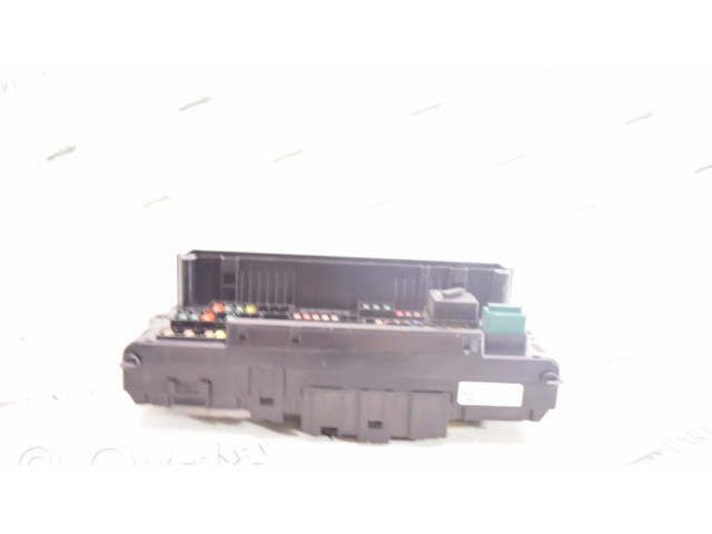 Блок предохранителей 9210863   BMW X3 F25    