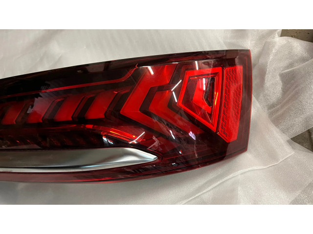 Задний фонарь правый 4M0945094, 4M0945094G    Audi Q7 4M   2015- года