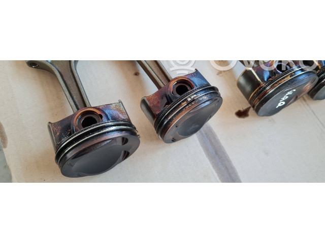 Píst 06KAQ   Audi A4 S4 B9 8W    DLVB DLV 