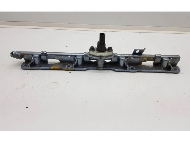 Vstřikovací lišta 8945833030, 20J132B   Toyota RAV 4 (XA50)     