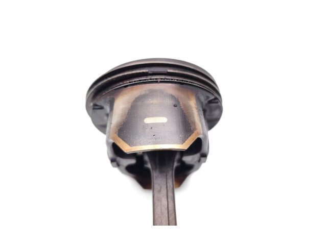 Píst A16XER   Opel Astra J    A16XER 