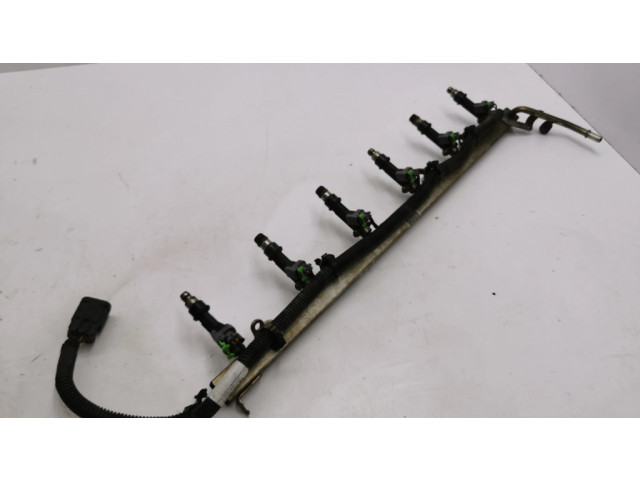 Vstřikovač 95702161021A   Saab 9-7X  pro benzínový motor 4.2  