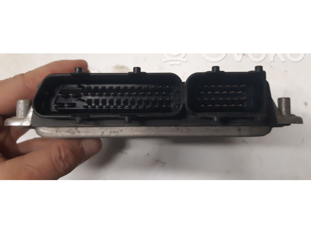 Блок управления двигателя 030906032J   Volkswagen Polo