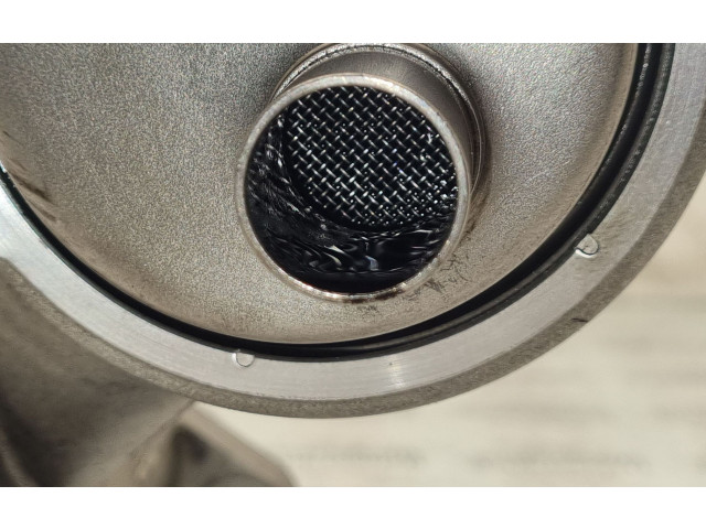 Масляный насос  BMK 059115105AG  Audi A6 S6 C6 4F 