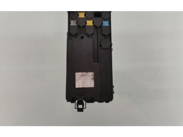   Pojistková skříňka 2115452601, 01394841   Mercedes-Benz ML W164 2006