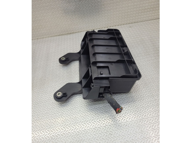 Блок предохранителей 30659177   Volvo V40 Cross country    