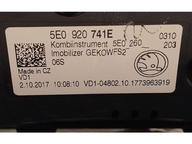 Přístrojová deska  Skoda Octavia Mk3 (5E) 2017 5E0920741E  