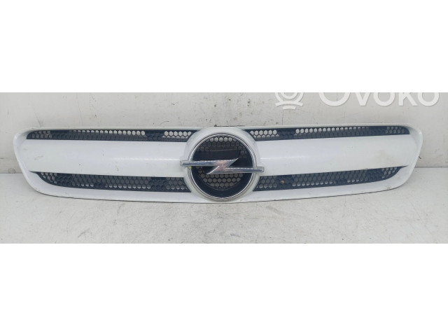 Передняя решётка Opel Signum 2003-2008 года 464192822      