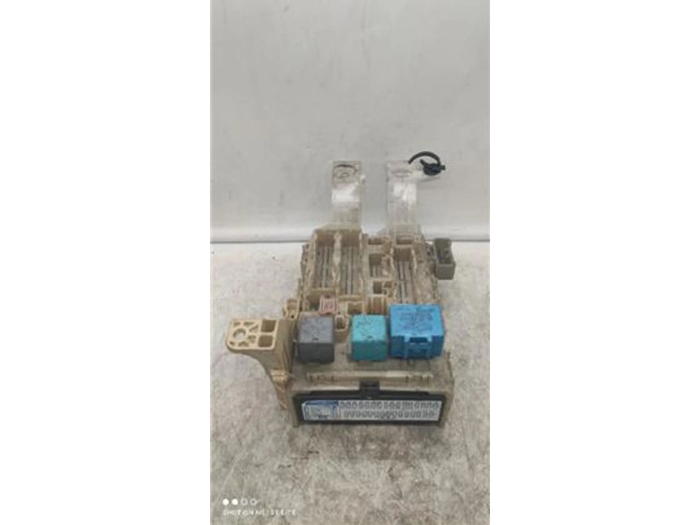   Pojistková skříňka 8273052700, 8273052700   Toyota Yaris 2008