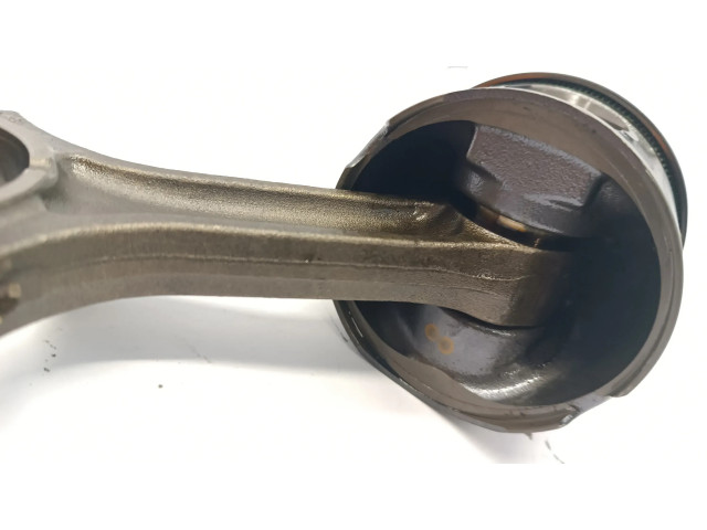 Píst    BMW 3 E46  pro naftový motor 2.0 m47 