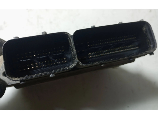 Řídící jednotka 55205632, 0281013409   Opel Vectra C 2008