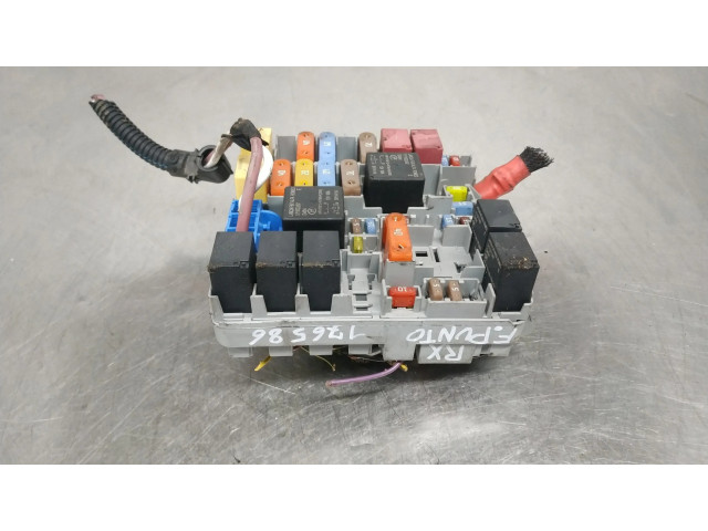 Блок предохранителей 51827977   Fiat Grande Punto    