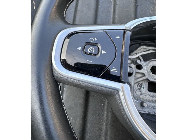 Volant Volvo V60 2022 32227371, 1927410714  