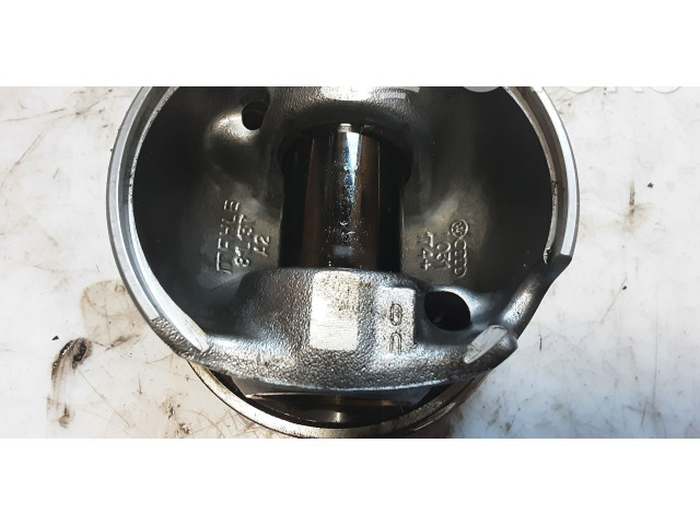  Поршень  81L137A2, 031174  Volkswagen Transporter - Caravelle T5  