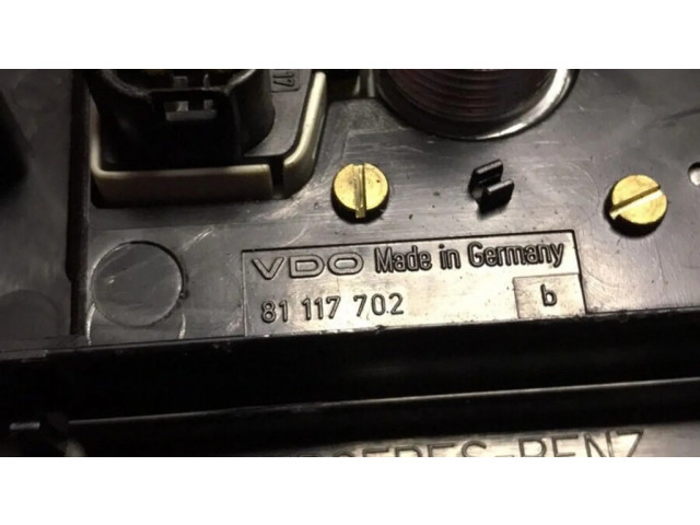 Přístrojová deska  Mercedes-Benz E W124 1984 1245427506, 81117702  