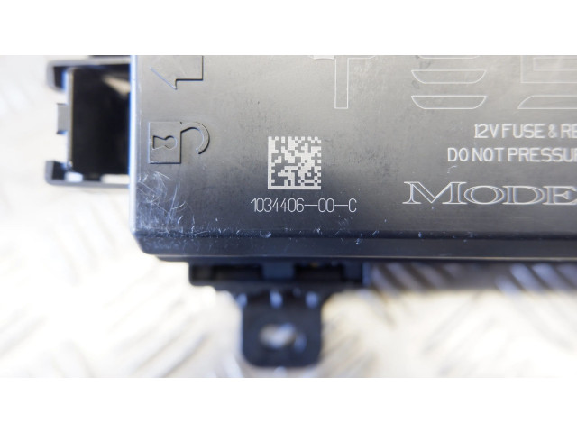   Pojistková skříňka 103440600C, 103440500D   Tela Model S 2016
