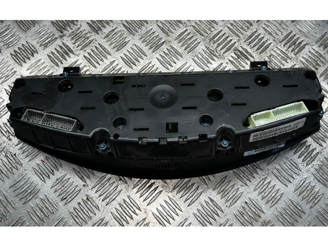 Панель приборов 04836990AA, P04602495AH   Chrysler 300 - 300C       