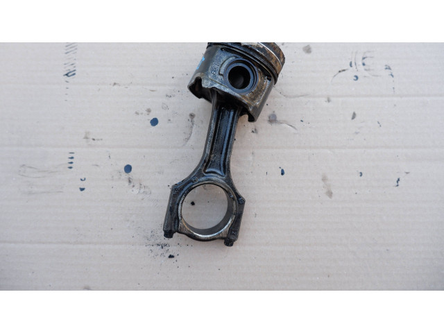 Píst    BMW 2 F46  pro naftový motor 2.0  