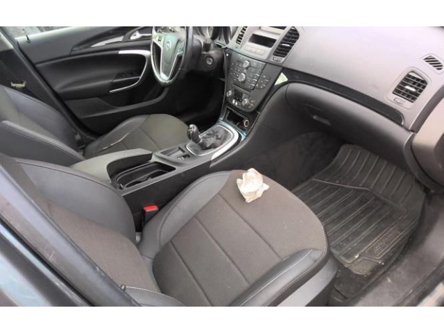 Моторчик дворников 39057204    Opel Insignia A