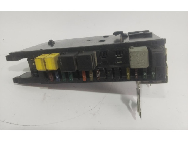 Pojistková skříňka  2035452401   Mercedes-Benz C W203 