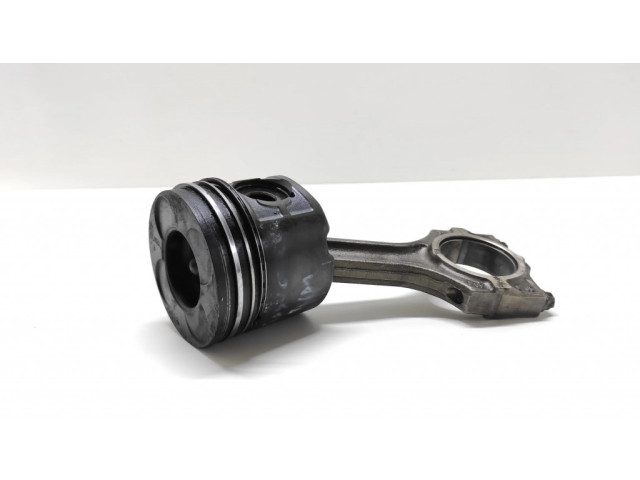 Píst    BMW 5 E39  pro naftový motor 3.0 M57 M57/DP71/430/267T/2M