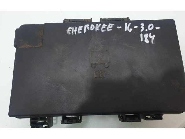 Блок предохранителей  P68242818AC   Jeep Grand Cherokee    