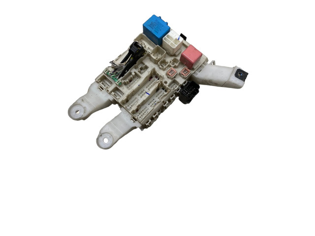   Pojistková skříňka 827300F070C, 157510A04   Toyota Verso 2010