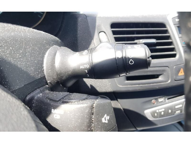 Ручка стеклоочистителей 255670001R   Renault Laguna III