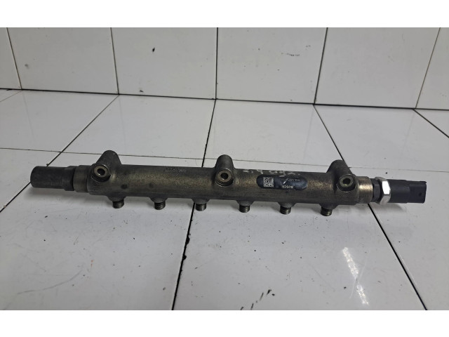 Vstřikovací lišta 8658252, 002229J1   Volvo V70     