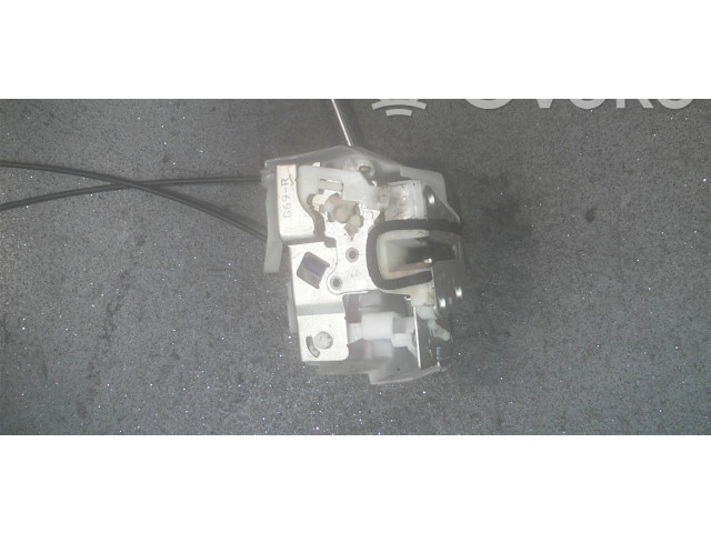 Замок багажника 82301M68K11000    Suzuki Alto  -  года