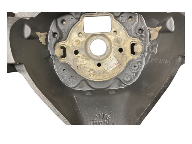 Руль Volkswagen Golf Plus  2005 - 2013 года 1K0880201P      