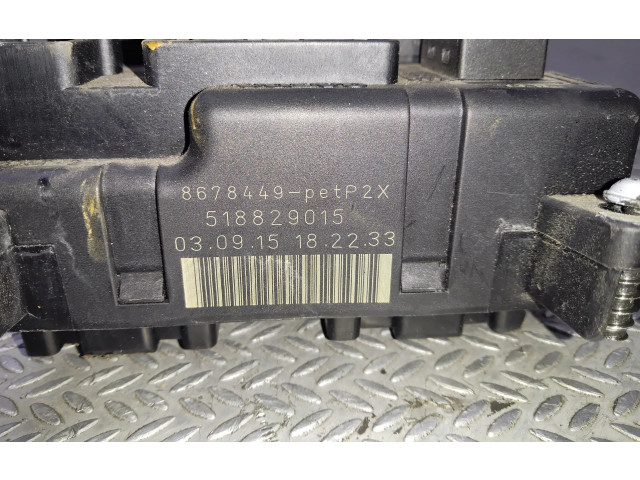   Pojistková skříňka 8678449, 518829015   Volvo S80 2004