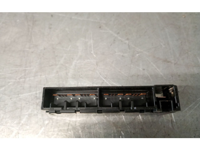 Pojistková skříňka Řídící jednotka BSM 8264147020   Toyota Yaris 2020