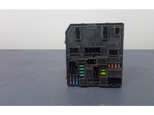 Блок предохранителей  284B66727R, 284B66727R   Renault Megane I    