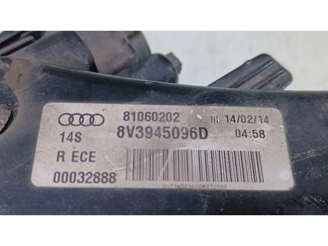 Задний фонарь  8V3945096D, 81060202    Audi A3 S3 8V   2013-2019 года