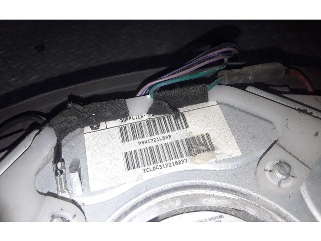 Подушка безопасности водителя P0WC721L8AB   Chrysler Voyager