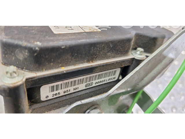 Jednotka ABS 6798990, 6798989   BMW X1 E84 2011