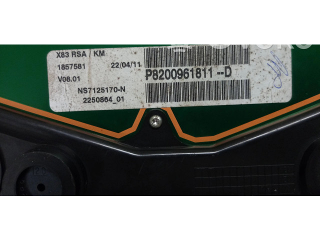 Přístrojová deska  Renault Trafic II (X83) 2012 P8200961811, P8200961811d  